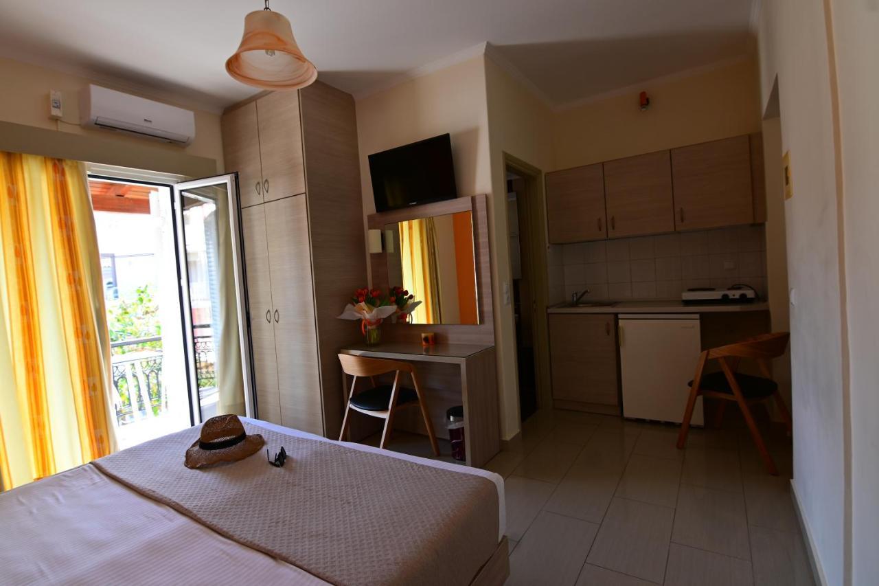 Nadia'S Studios & Apartments In Argasi, Sea-View Luaran gambar