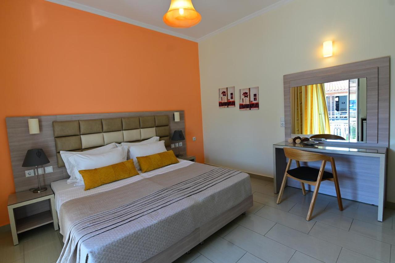 Nadia'S Studios & Apartments In Argasi, Sea-View Luaran gambar
