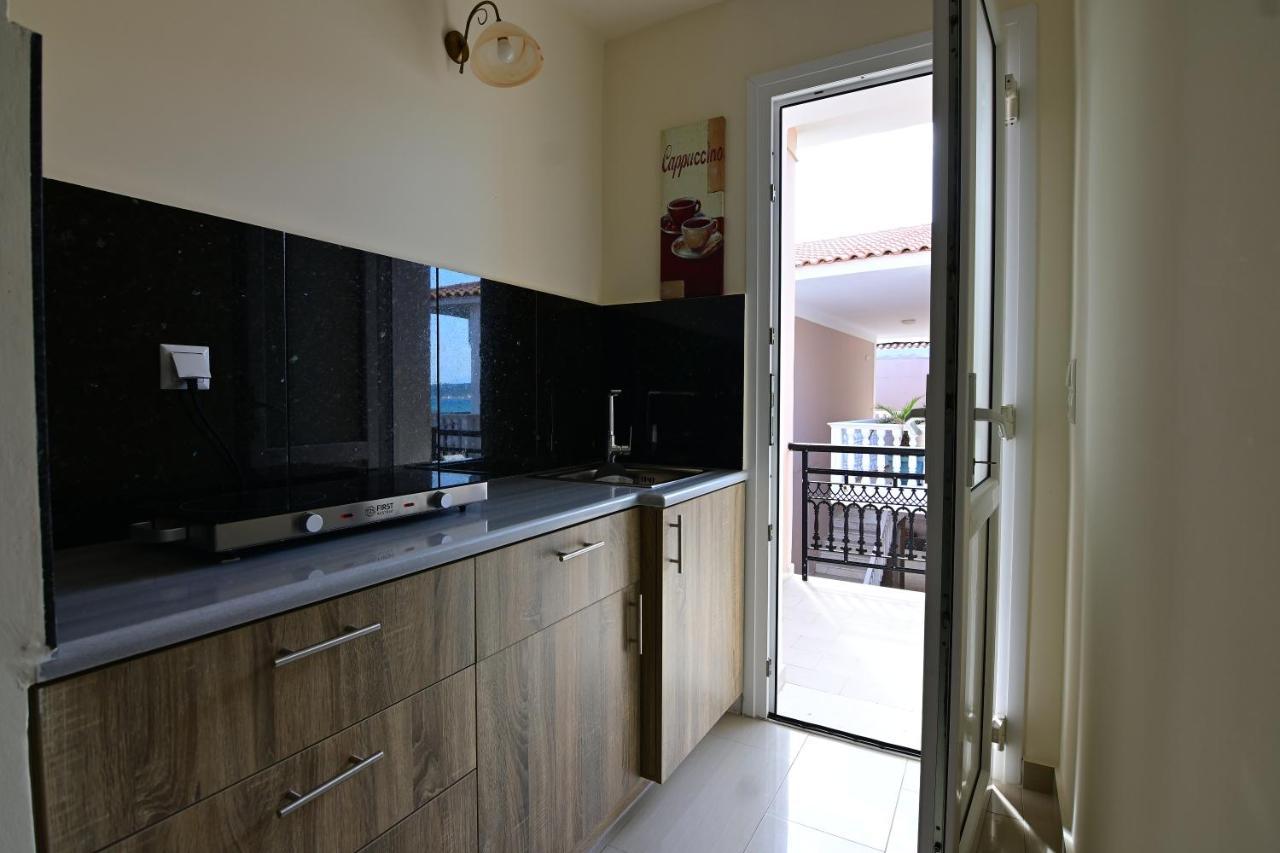 Nadia'S Studios & Apartments In Argasi, Sea-View Luaran gambar
