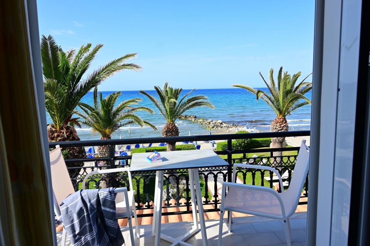 Nadia'S Studios & Apartments In Argasi, Sea-View Luaran gambar